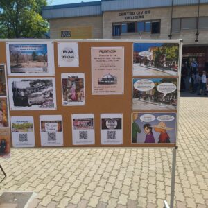 Panel con carteles en la calle